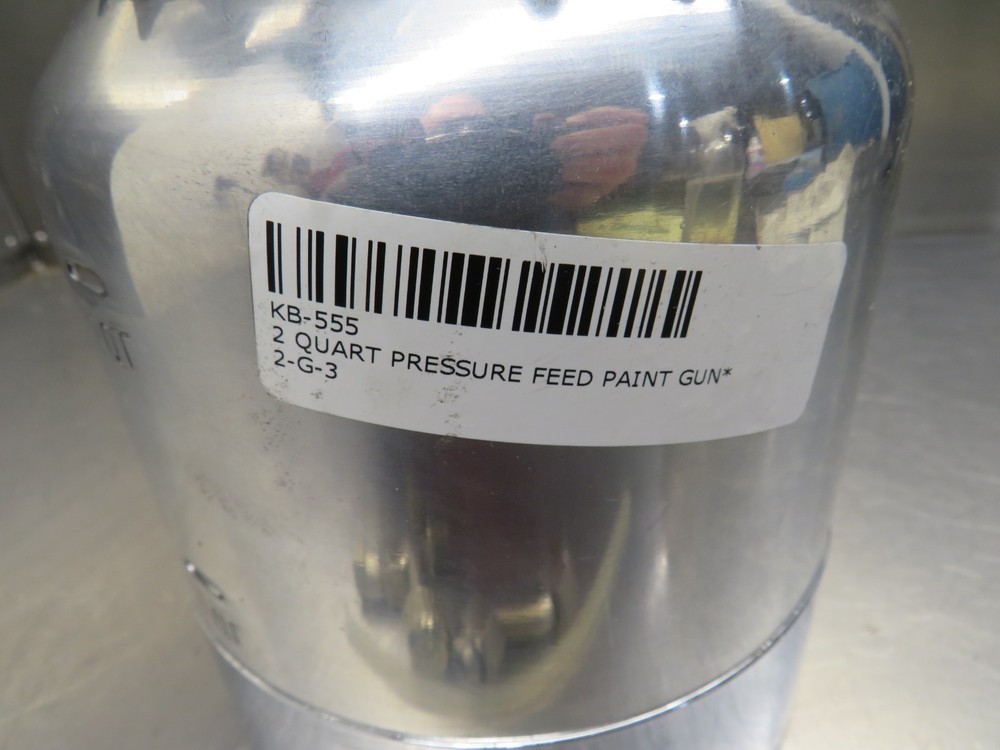 Devilbiss KB-555 2 Quart Pressure Feed Cup - Less Handle