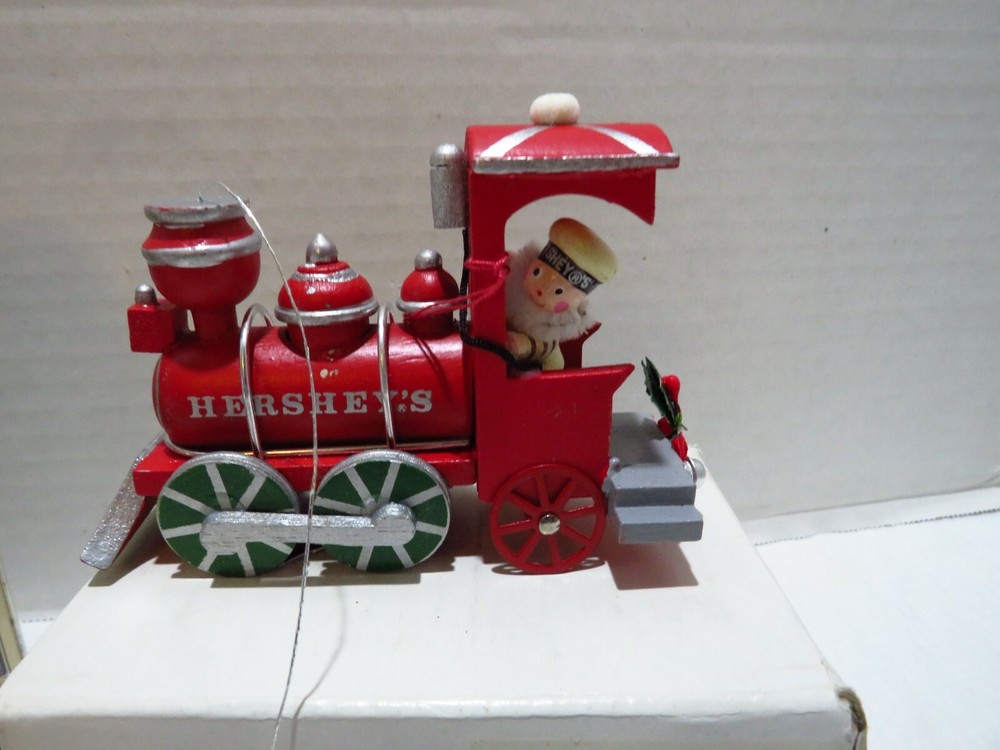 VTG HERSHEYS WOOD TRAIN ENGINE WITH HERSHEYS TIN