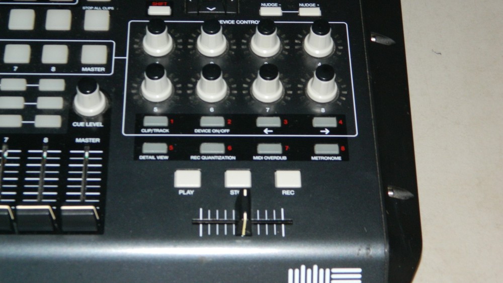AKAI APC40 Ableton LIVE USB MIDI Controller W/Box + Adapter Tested Works