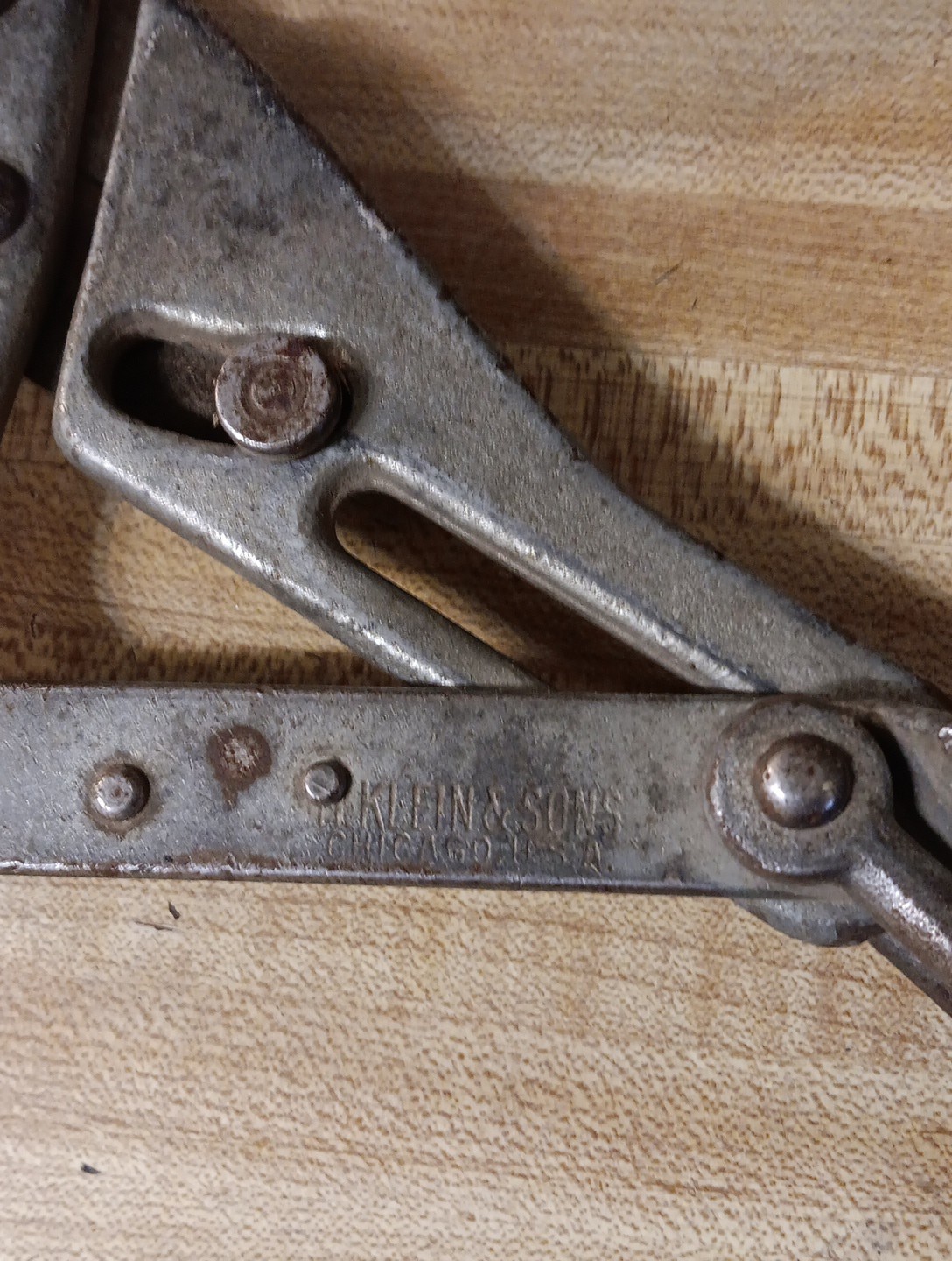 Klein Tools Chicago Grip Cable Wire Strap Puller 1613-30 Good