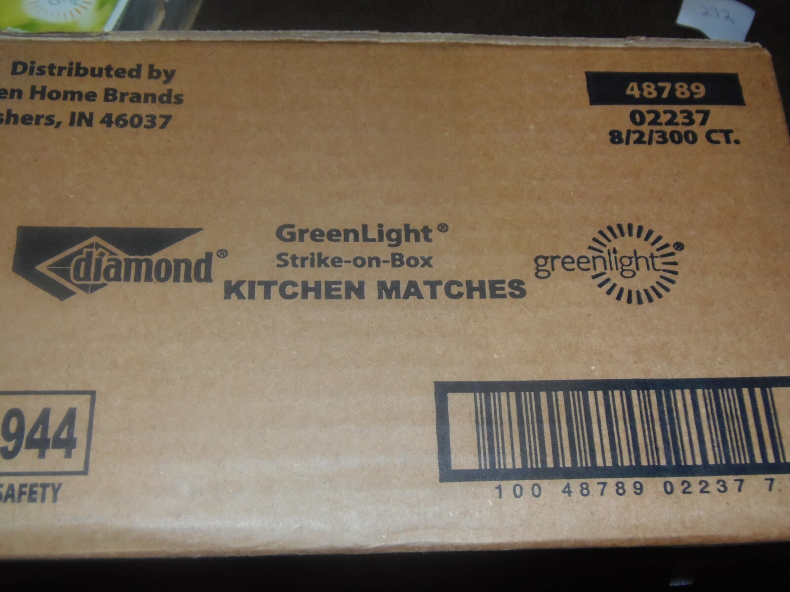 1200 STICK MATCHES, 300 per BOXES, (2-PO-4)