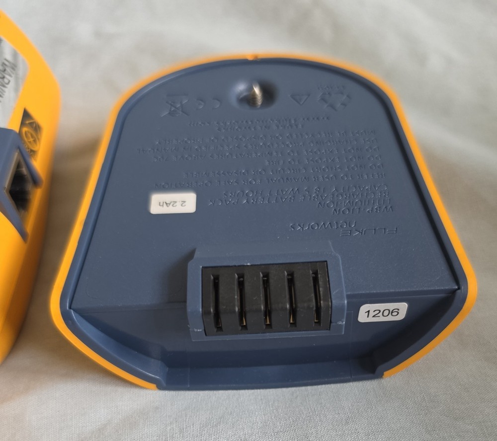 Fluke Networks LinkRunner AT 2000 Ethernet Network Connectivity Tester Set