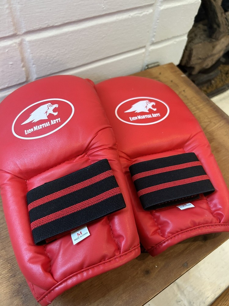 Lion Martial Arts Red Grappling Gloves Size Medium