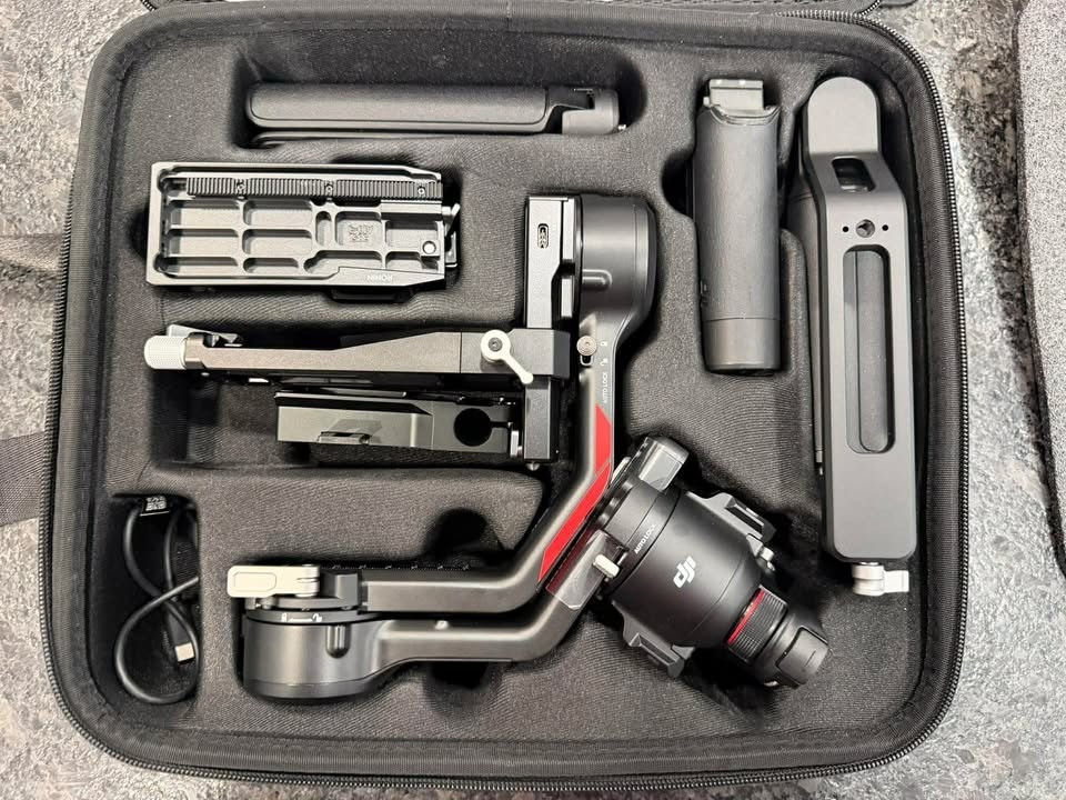 DJI RS4005 RS 4 COMBO 3-AXIS GIMBAL STABILIZER