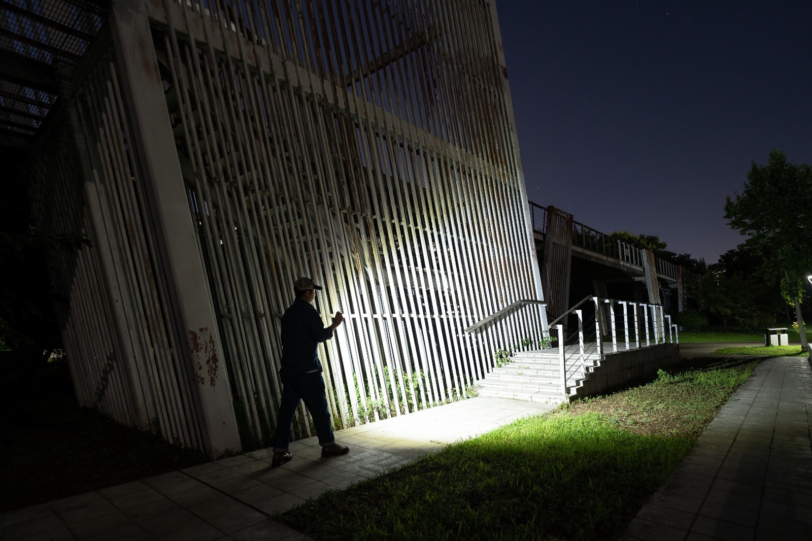 Olight Oclip Pro Zombie Green Clip-On Flashlight Red Light New