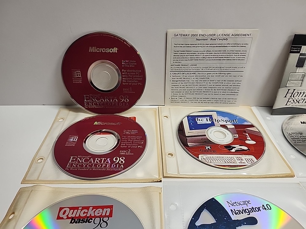 Software Discs for PC Microsoft/Windows, Gateway +More! Lot Of 29 With Case