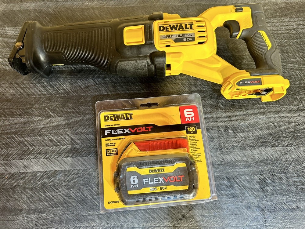 DEWALT DCS381B 20V Variable Speed Reciprocating Saw + Battery