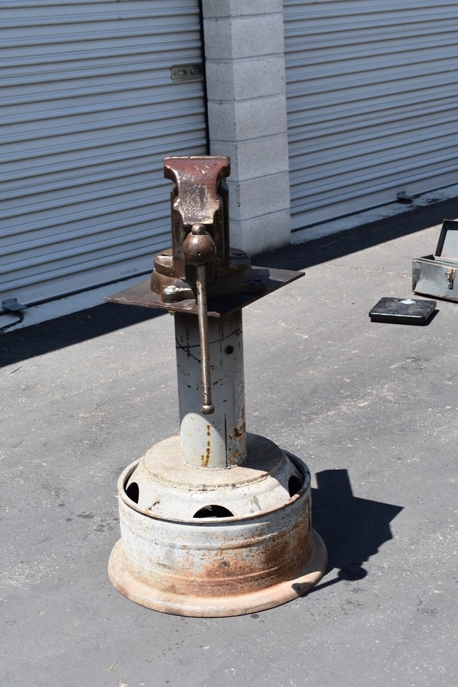 Athol bench vise 626, 6" wide jaws