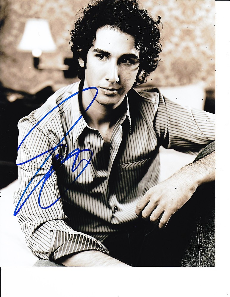 JOSH GROBAN SIGNED LOOKING SEXY 8X10