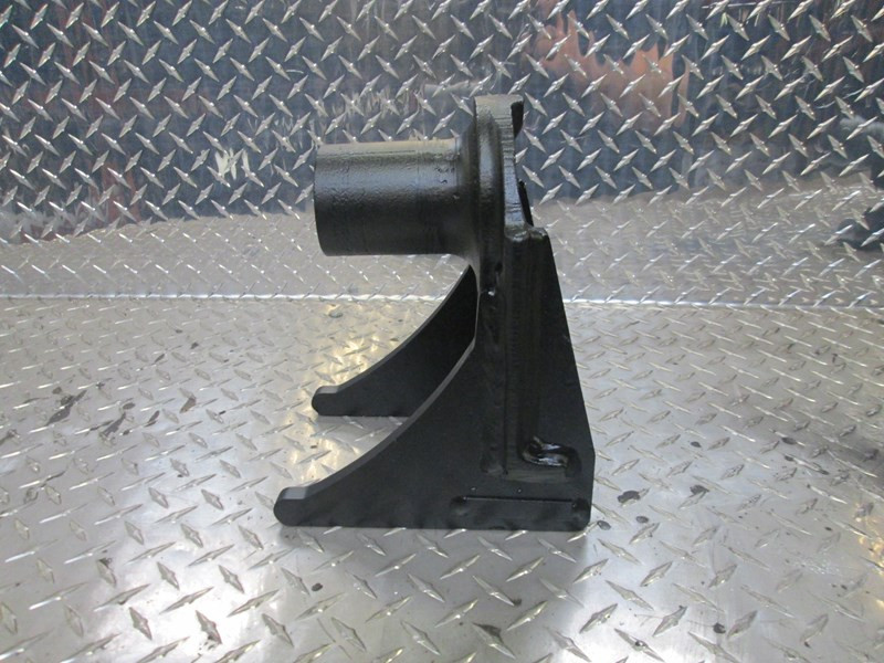 Chalmers Suspension Bracket 481577 (641-11303)