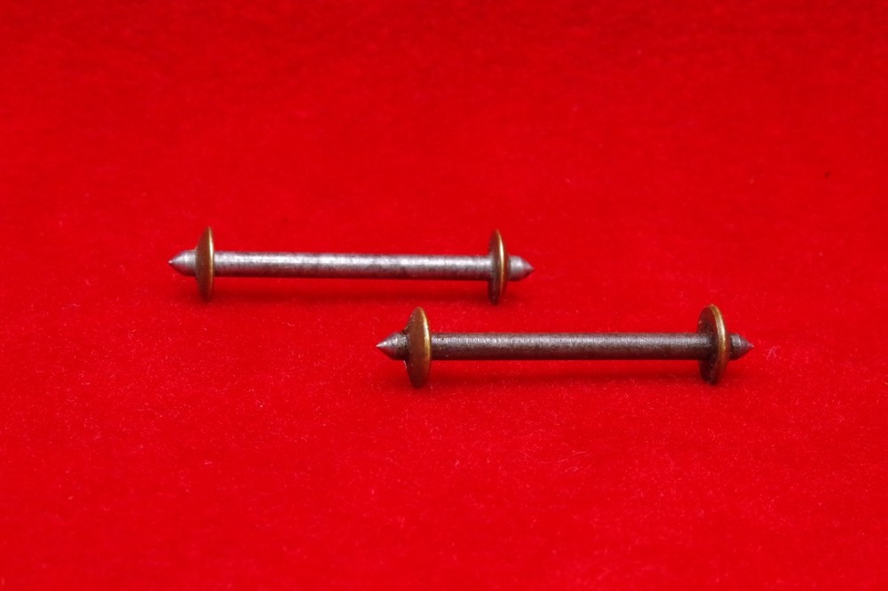 ORIGINAL SINGER 12 K BOAT SHUTTLE & 2 BOBBINS