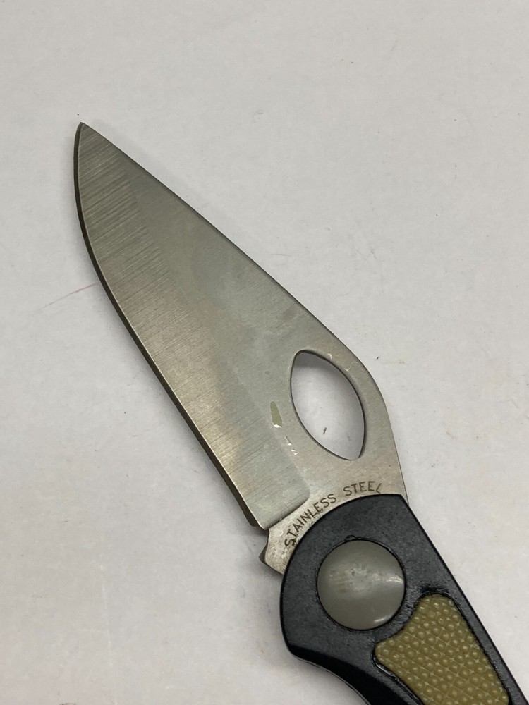 Gray Folding Lockback Knife w/Plain Blade, Thumb Hole C-370GY
