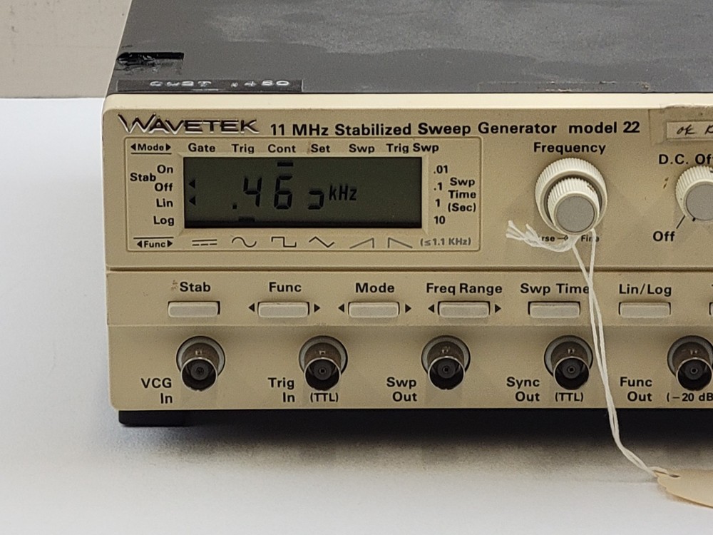 Wavetek Model 22 11MHz Stabilized Sweep Generator - Powers On - Display Issue?