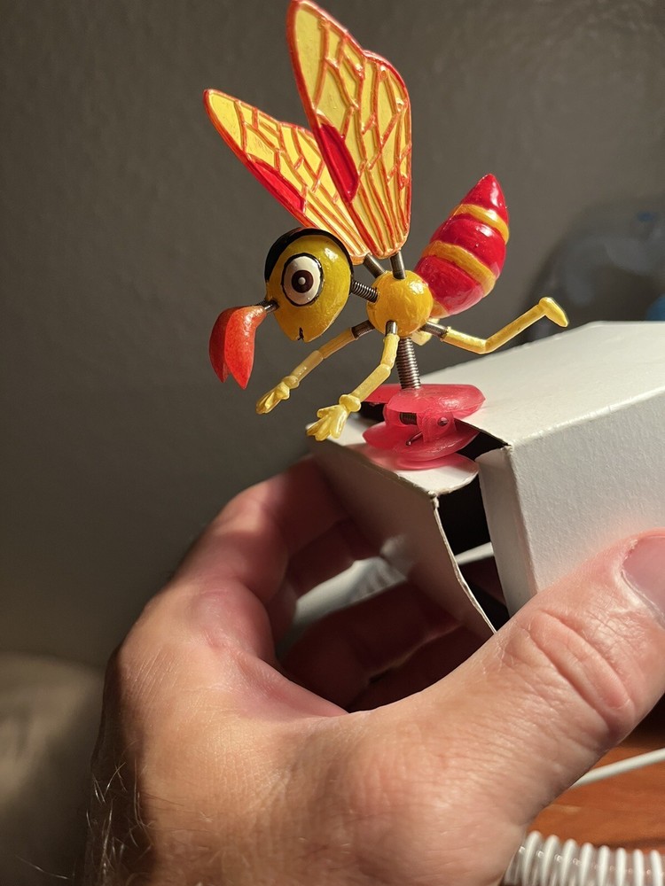 Floating Bug Clip On