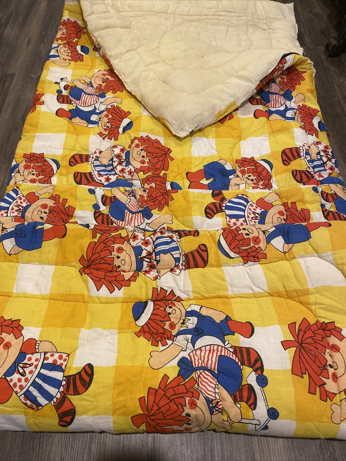 Vintage 1975 Raggedy Ann & Andy Quilted Sleeping Bag Blanket 31" x 72"