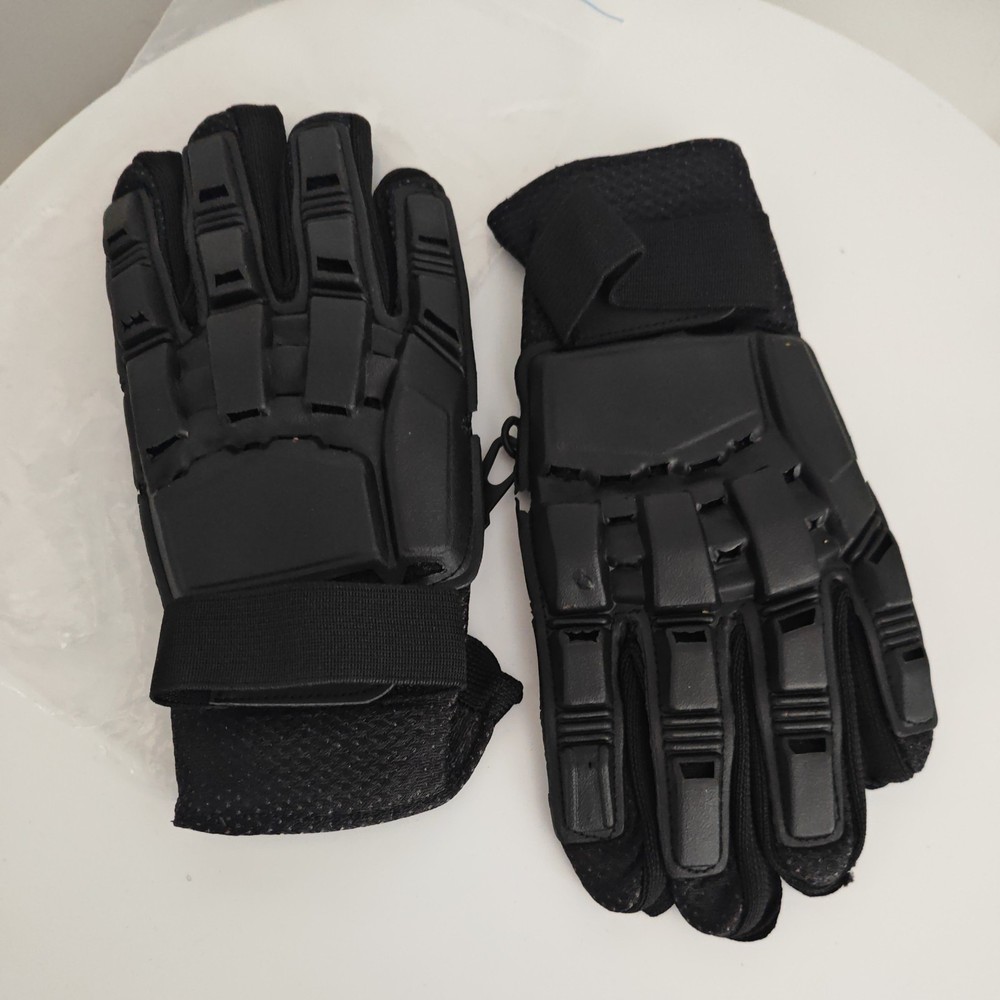 armoured gloves. m size