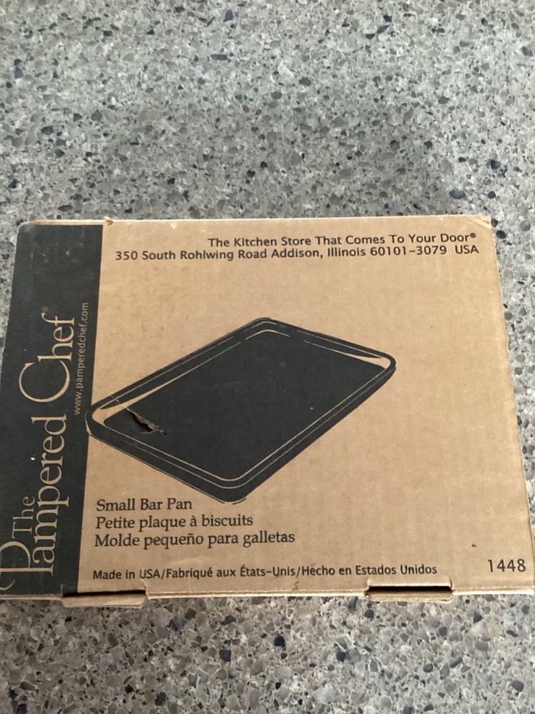 Pampered Chef Stoneware #1448 Small Bar Pan Rectangle New In Box Classics