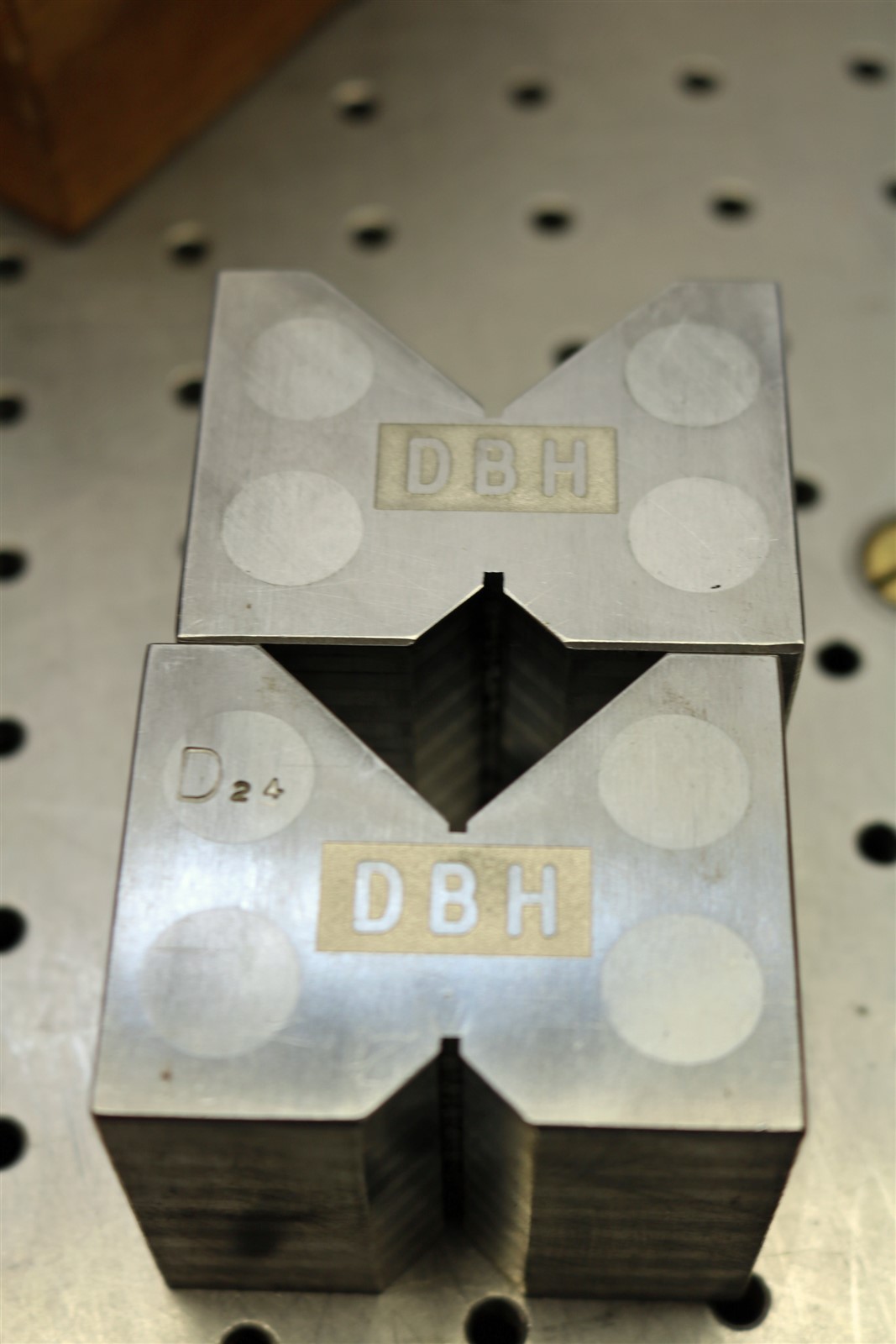 4 Magnet Transfer V-Blocks 45 Deg. & 60 Deg. Nice Shape - - E2863