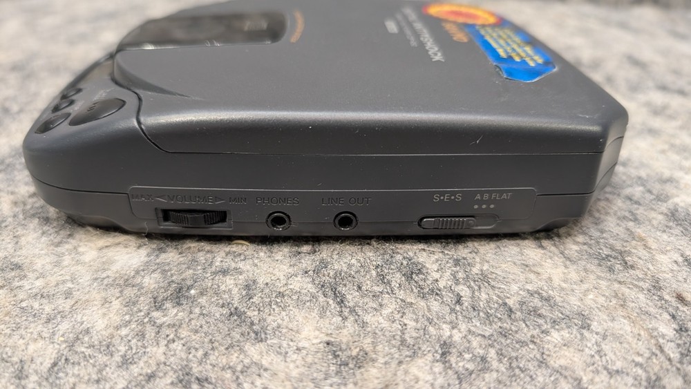 Sanyo CDP-450 Digital Audio Compact Disc Player CD Discman Bundle