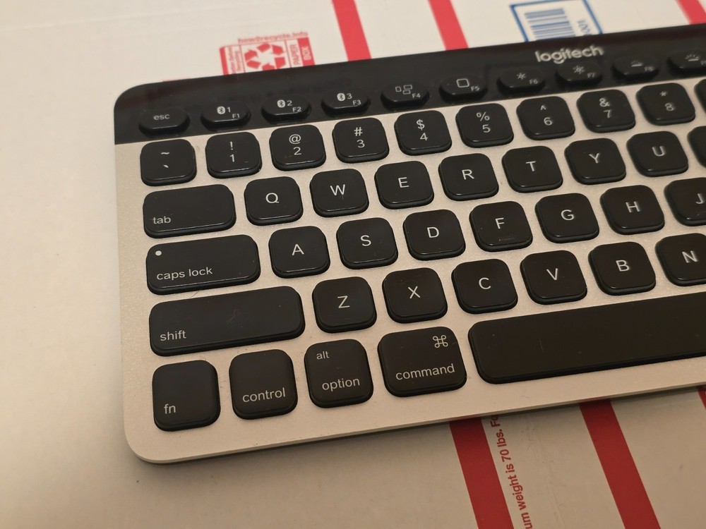 Logitech Easy Switch K811 Illuminated Bluetooth Wireless Keyboard Tested Working