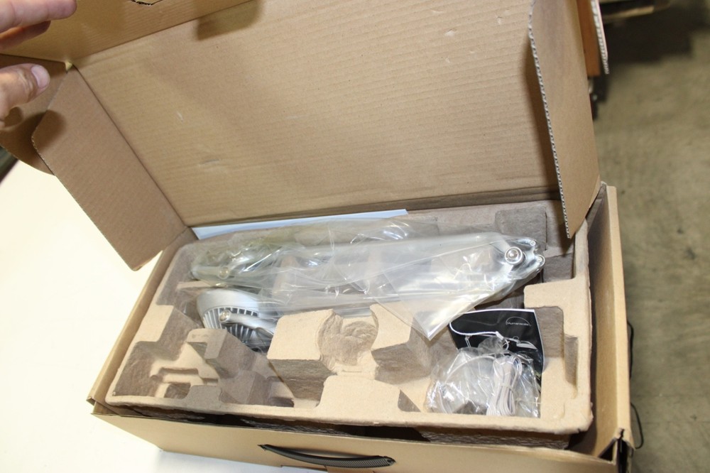 NEW Humanscale Element Vision LED Task Light NO BASE