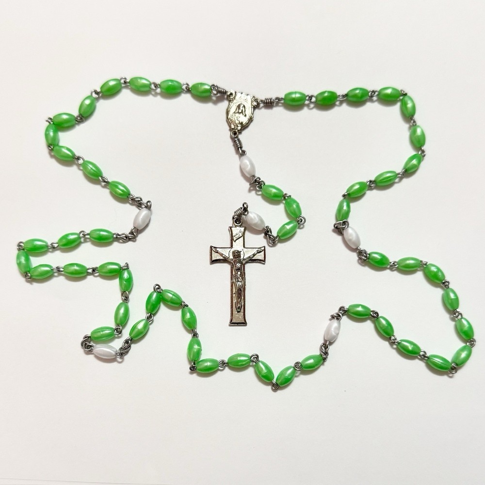 Vintage 1980’s Rosary Green Crucifix EXCELLENT