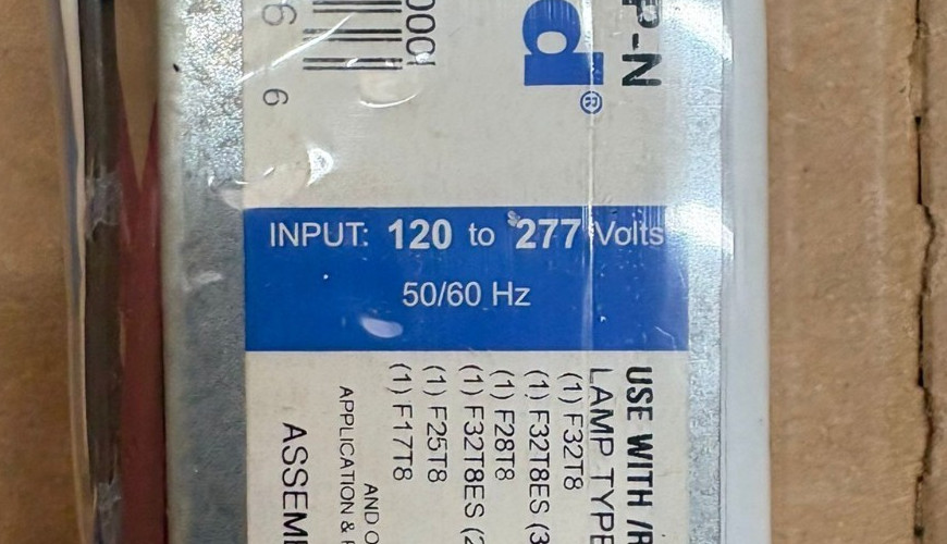 Universal Triad Electronic Ballasts B132IUNVHP-N000I