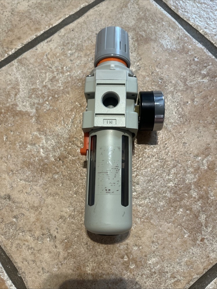 1/2" NPT Compressed Air Filter Regulator Combo, 5 Micron Brass Filter