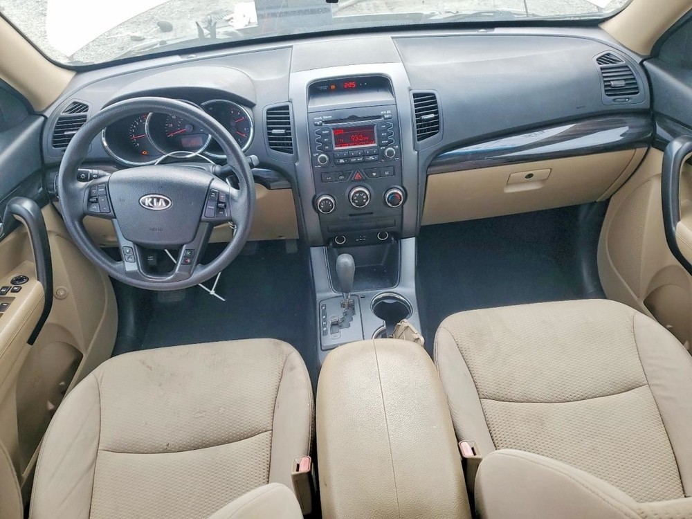 SORENTO 2011 Glove Box 5050733