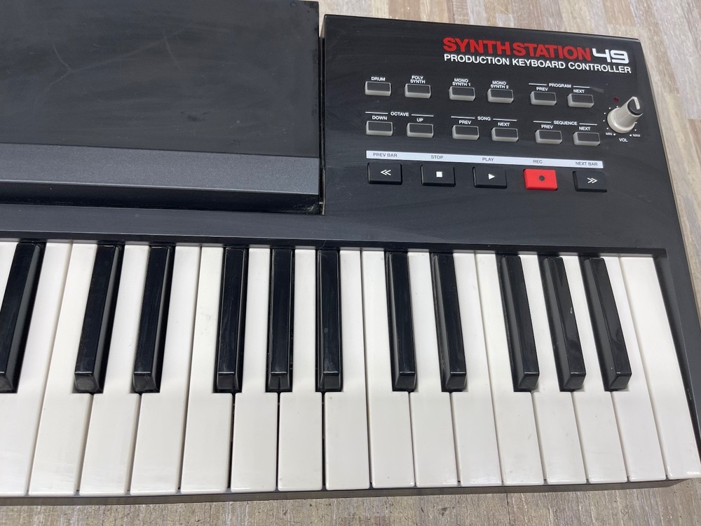 Akai Synthstation 49 Midi Keyboard Controller for iPad EUC
