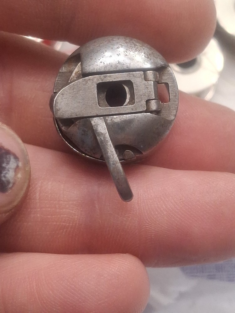 Singer Simanco 125291 Bobbin Case + Bobbin Lot