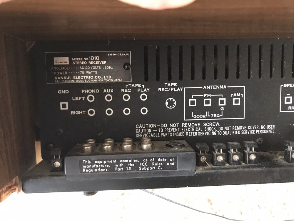 Rare Vintage Sansui 1010 Stereo Receiver. Powers Up, Cracked, Read.