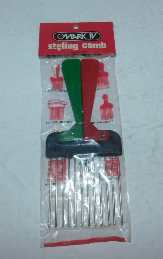 NIP VINTAGE MARK IV STYLING COMB
