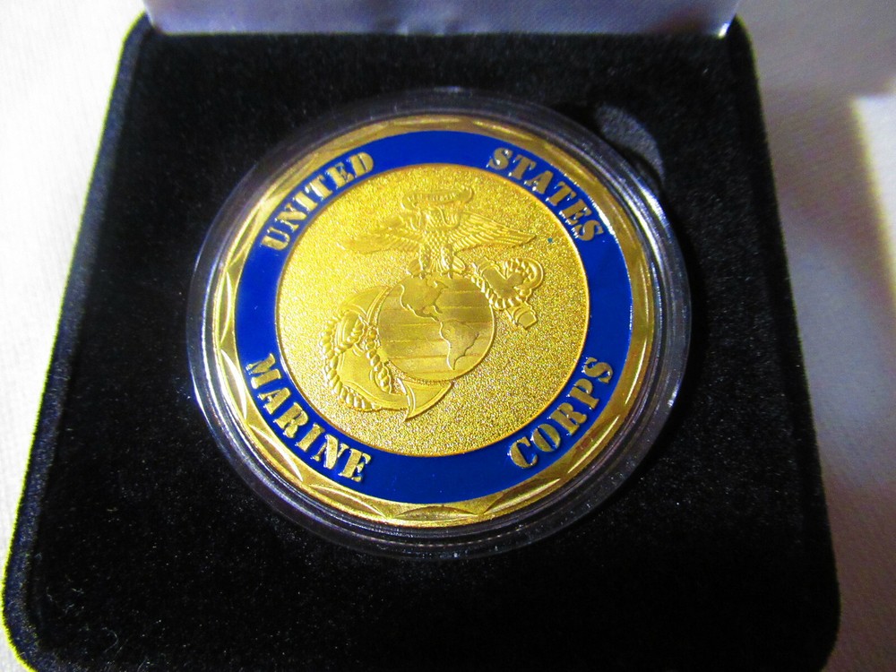 US MARINE CORPS - 4th MARINE DIVISION Challenge Coin w/ Presentation Box
