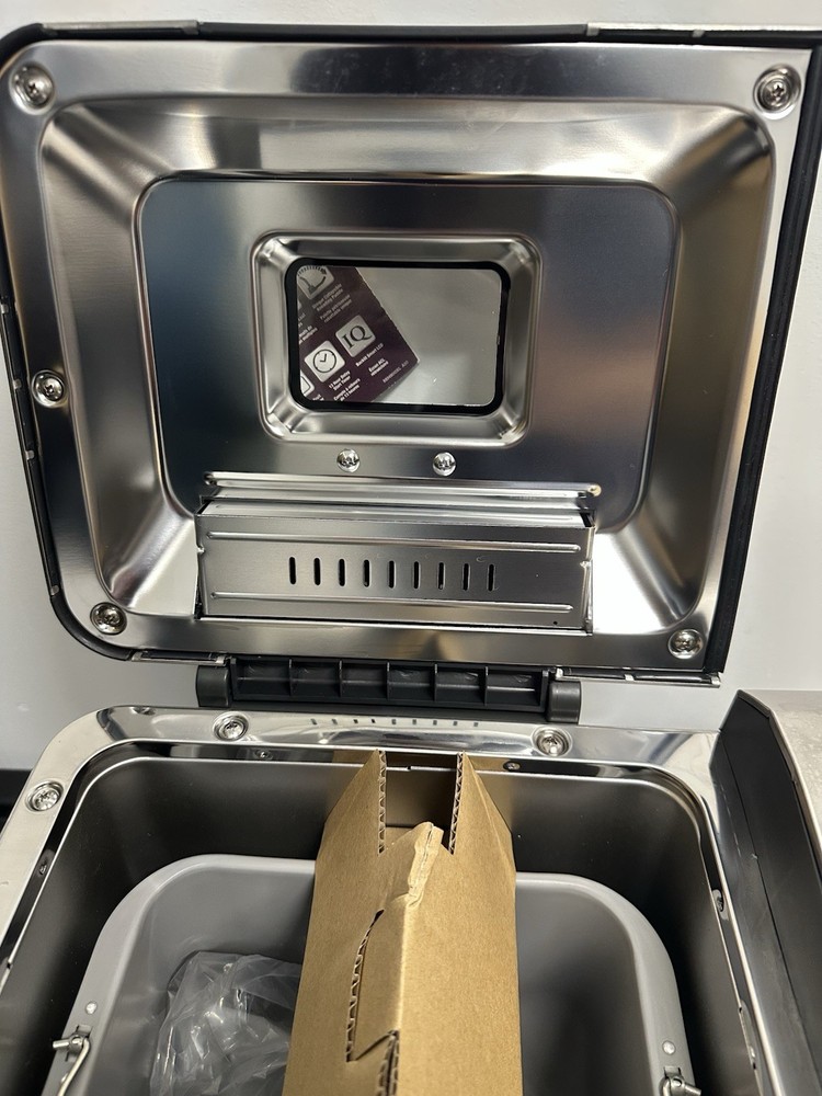 Breville Custom Loaf Bread Maker Automatic Fruit Nut Dispenser