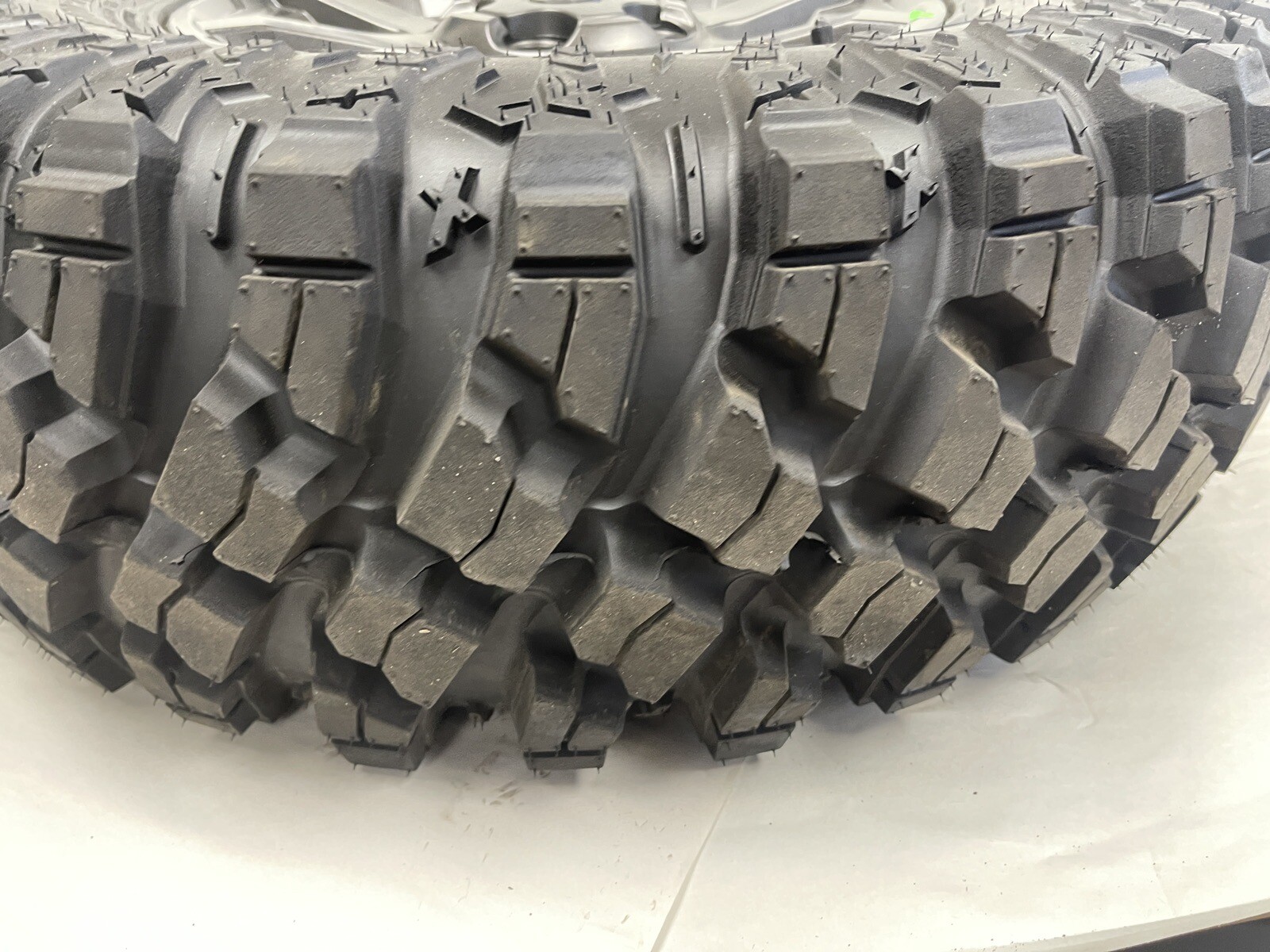 POLARIS XPEDITION FRONT WHEEL TIRE 30X10x15 PRO ARMOR CRAWLER XP 2024-2025 (1)