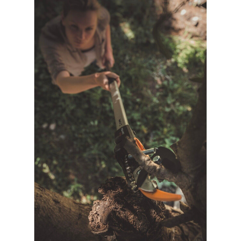 Fiskars UPX86 PowerGear X Telescopic Tree Pruner