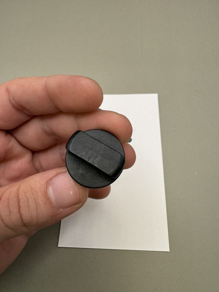 AGD Automag Power Feed Plug Black