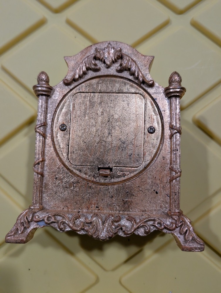 Gold Fleck Quartz Mantle Clock
