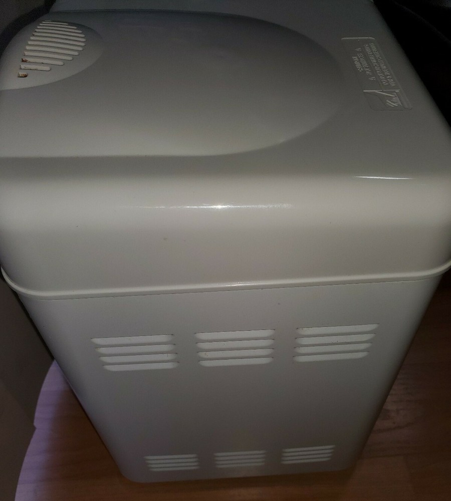 West Bend 41028 Automatic Bread & Dough Maker - Tested Works Perfectly!