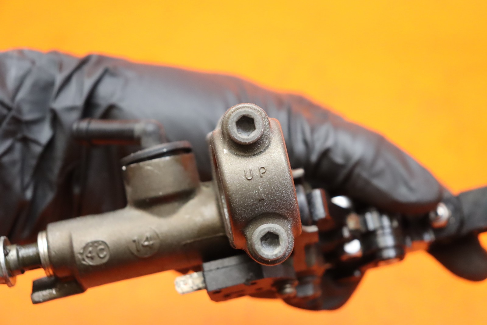 2004-2005 KAWASAKI NINJA ZX10R OEM FRONT BRAKE MASTER CYLINDER