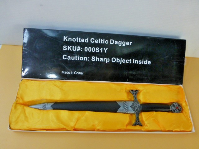 Knotted Celtic Dagger Replica Unsharpened New in Box