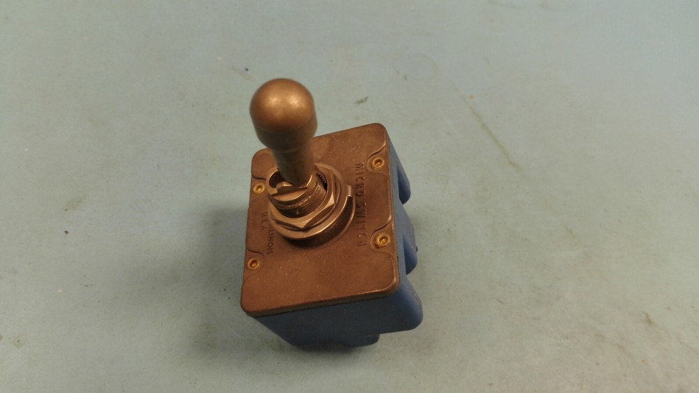 DC-9 Mil-Spec On-On Aircraft Toggle Switch, Microswitch P/N 4TL11-3D