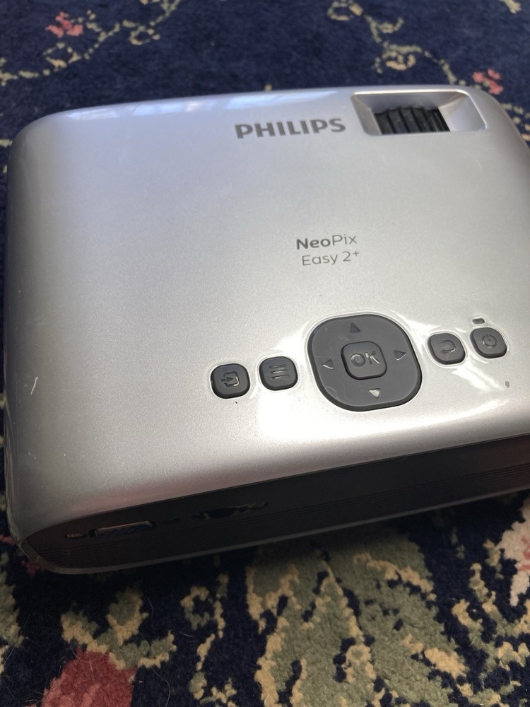 Philips NeoPix Easy 2+ Portable Projector NPX442 Silver