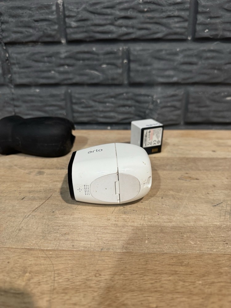 Netgear Arlo Pro VMC4030 Wireless Security Camera - W/Battery & Cover WORKING