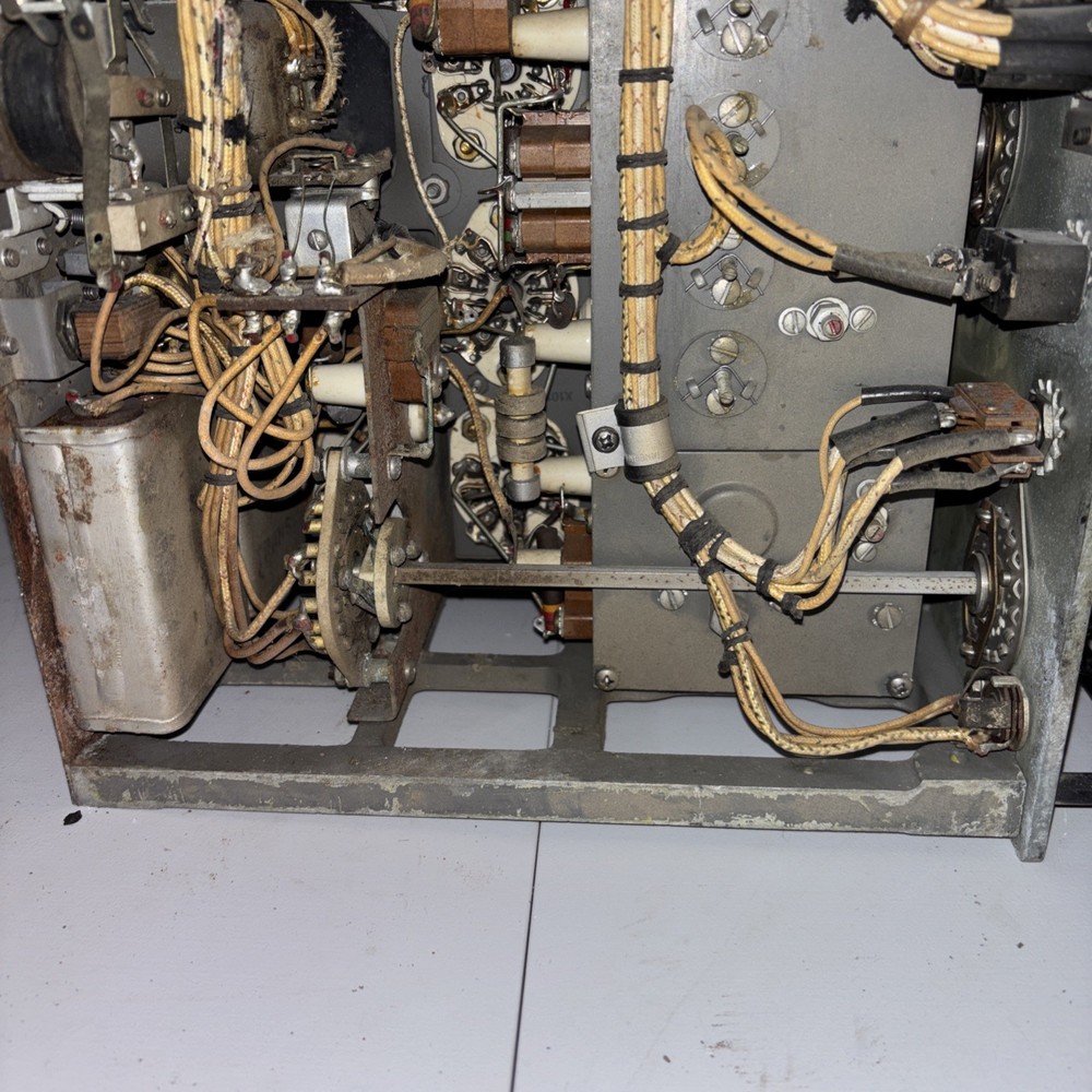 Collins COL-52245 Tube Radio Transmitter Ham Ship, Model TCS-12 Parts Untested