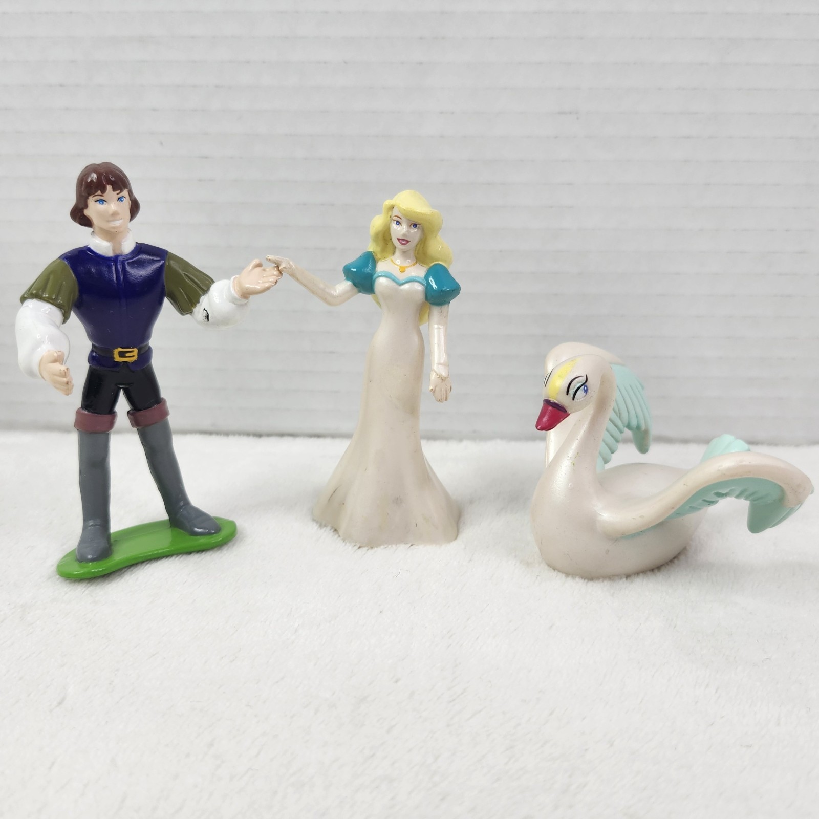 The Swan Princess Figures PVC Toy Figures Tyco 1994 Princess Odette Prince Derek