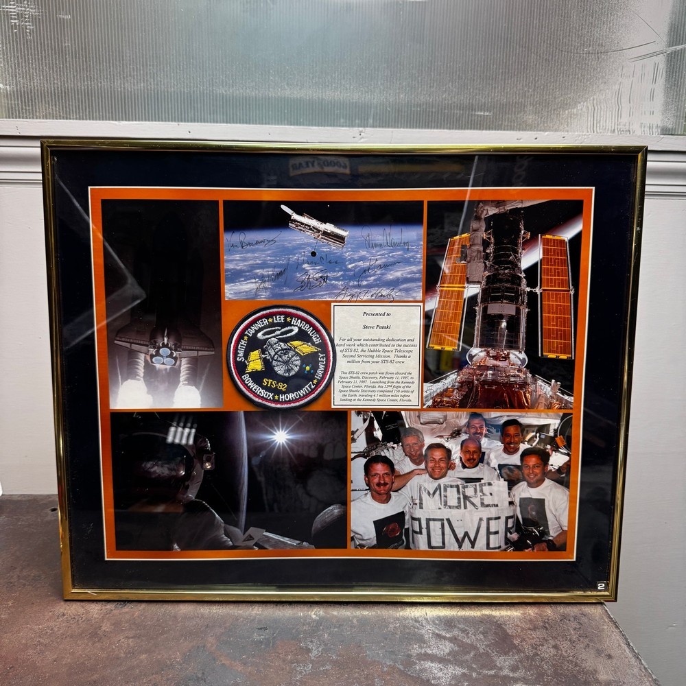 SPACE SHUTTLE DISCOVERY Flown Patch STS 82 Hubble Space Telescope NASA Signed