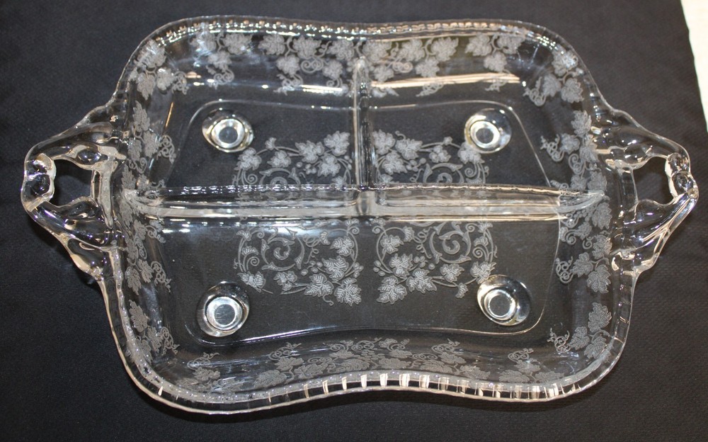 (JP2)Vintage Rectangular Etched Grape Leaves Crystal Divided Footed Relish Tray