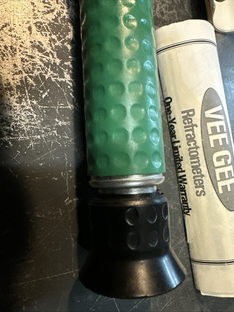 Vee Gee Refractometer Model: BX-20 Serial # 015396 In Pouch